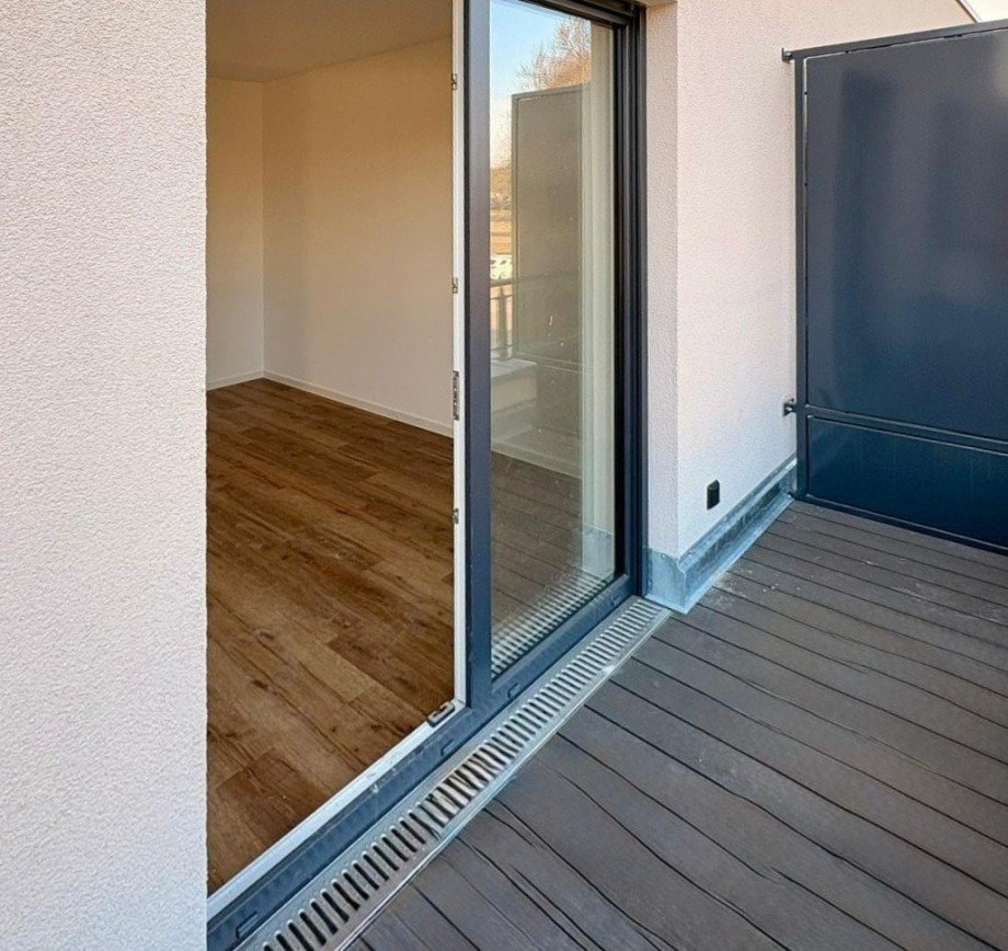 kleiner Balkon Zweifamilienhaus Tauer