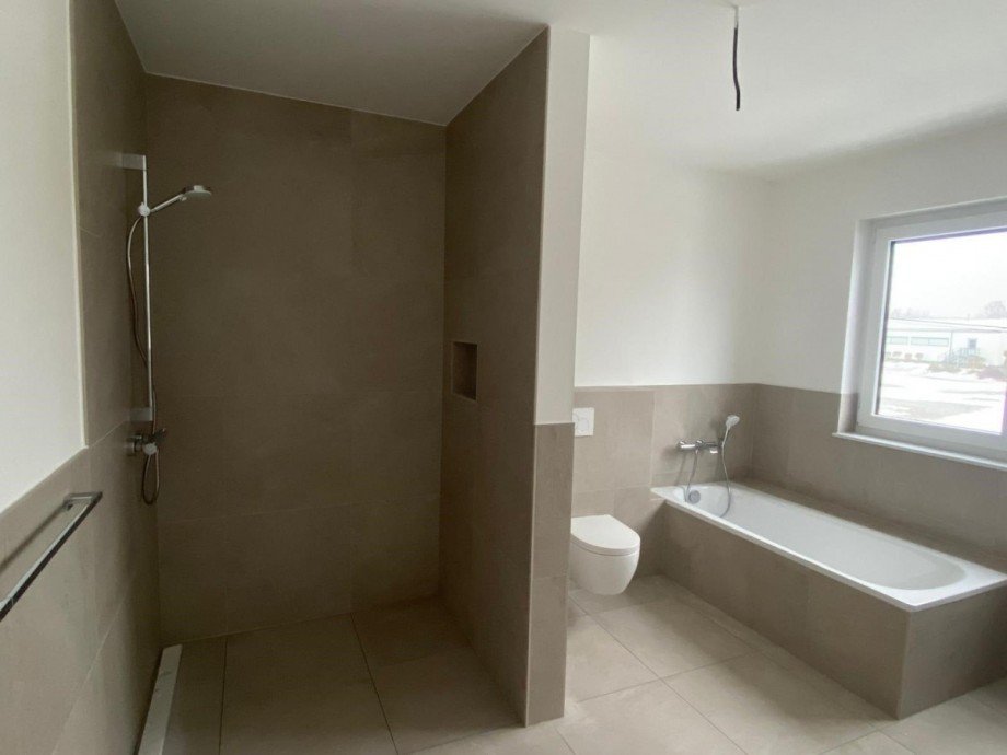 Gro�e Dusche Zweifamilienhaus Tauer