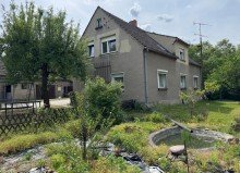 Hausansicht mit Grundst�ck Familienfreundliches Haus in l�ndlicher Idylle