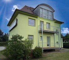 Balkonansicht Vermietetes Zweifamilienhaus!
