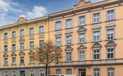 Hauptbild Zwei Mehrfamilienhäuser in unmittelbarer Nähe zur MULHier fühlen sich die Mieter wohl!