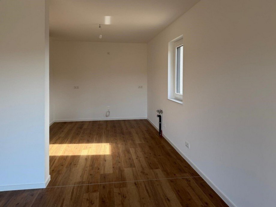 offene K�che mit Fenster Zweifamilienhaus Tauer