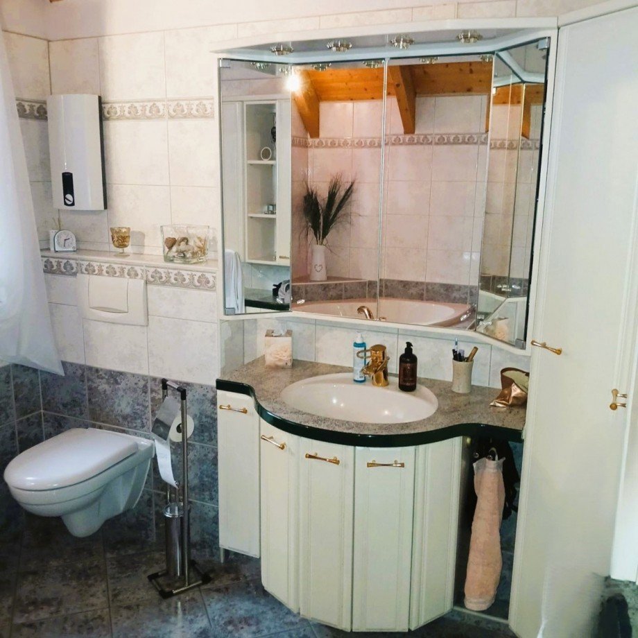 Familienbad im OG Einfamilienhaus Teichland