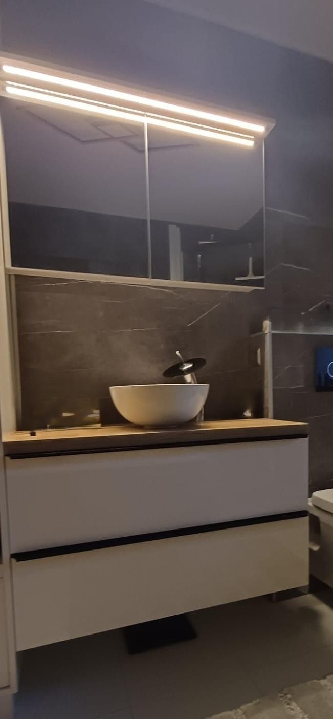 Bad mit Waschtisch Dachgeschosswohnung Cottbus