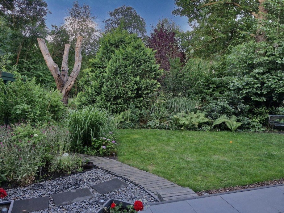 Im Garten Einfamilienhaus Teichland