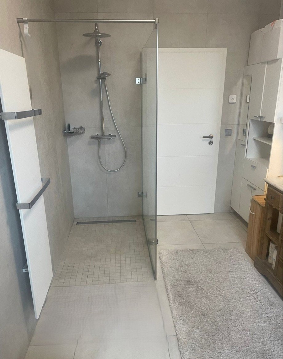 gro�e Dusche Dachgeschosswohnung Cottbus