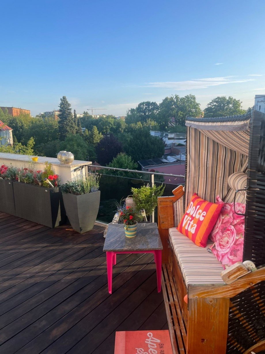 Terrasse mit Blick ins Gr�ne Dachgeschosswohnung Cottbus